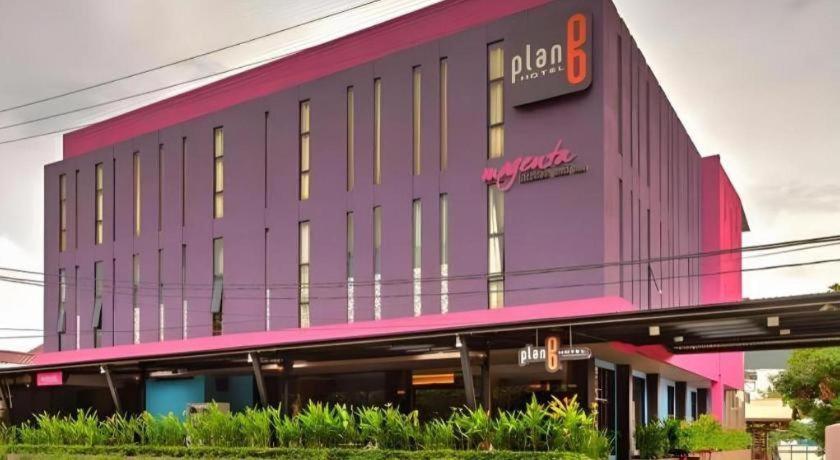 Plan B Hotel Padang  Exterior photo