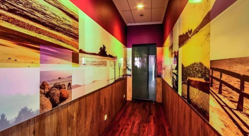 Plan B Hotel Padang  Exterior photo
